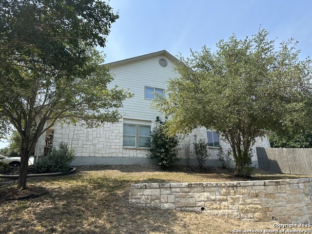 Listing photo id 1 for 9702 Falcon Bay