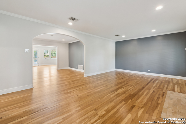 Image 6 of 49 For 129 Elmview  
