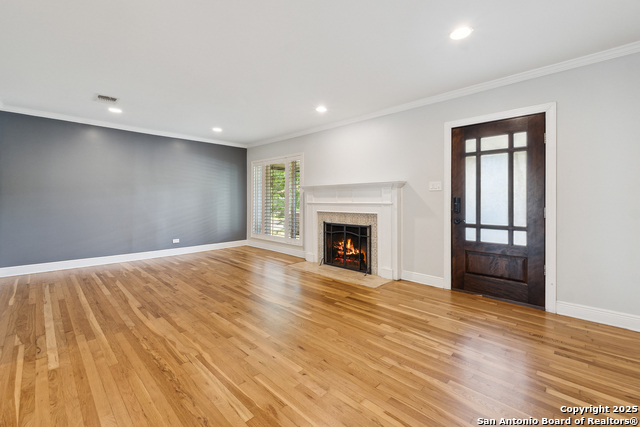 Image 7 of 49 For 129 Elmview  