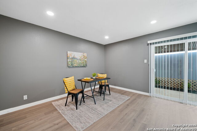 Listing photo id 9 for 4866 Aspen Wood