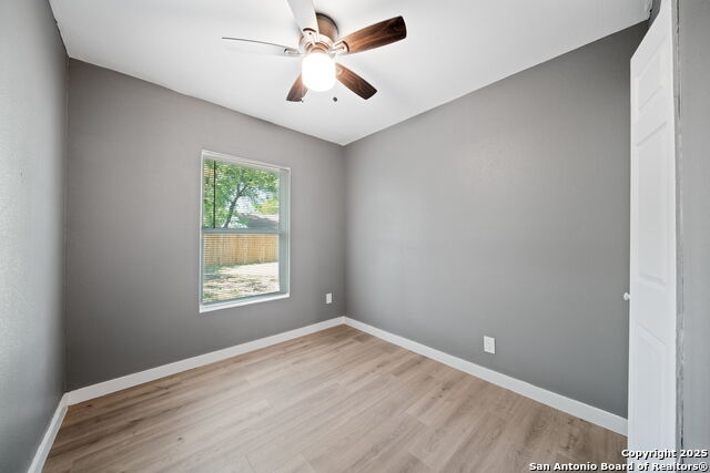 Listing photo id 14 for 4866 Aspen Wood