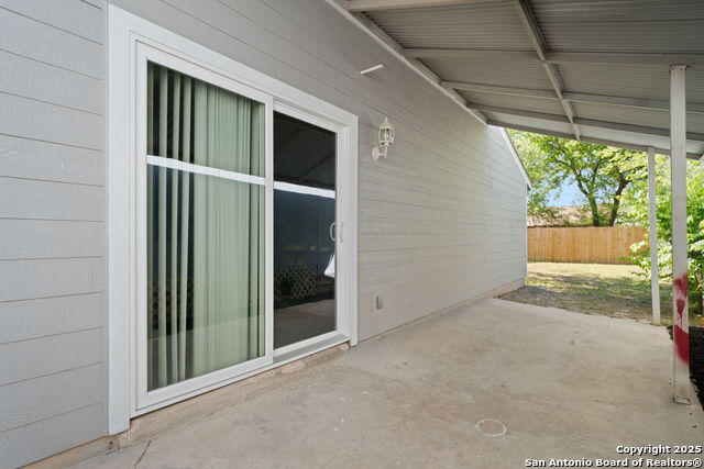 Listing photo id 17 for 4866 Aspen Wood