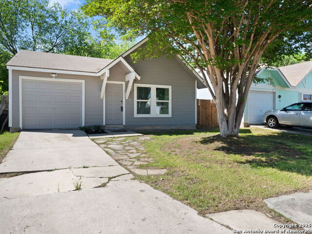 Listing photo id 0 for 4866 Aspen Wood