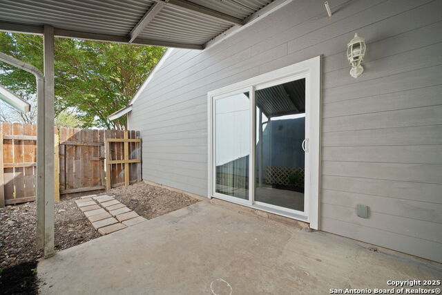Listing photo id 18 for 4866 Aspen Wood