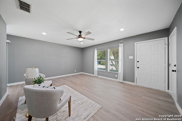 Listing photo id 3 for 4866 Aspen Wood