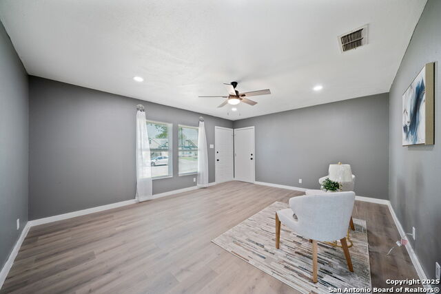 Listing photo id 5 for 4866 Aspen Wood