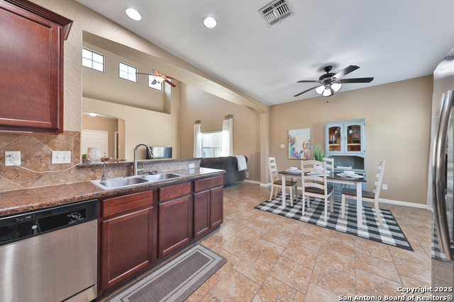 Listing photo id 18 for 10115 Bonavantura