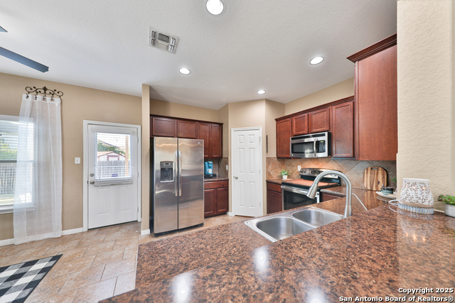 Listing photo id 22 for 10115 Bonavantura