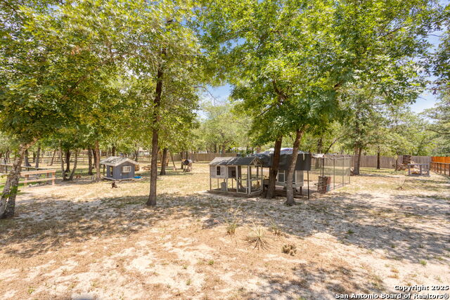 Listing photo id 24 for 184 Great Oaks