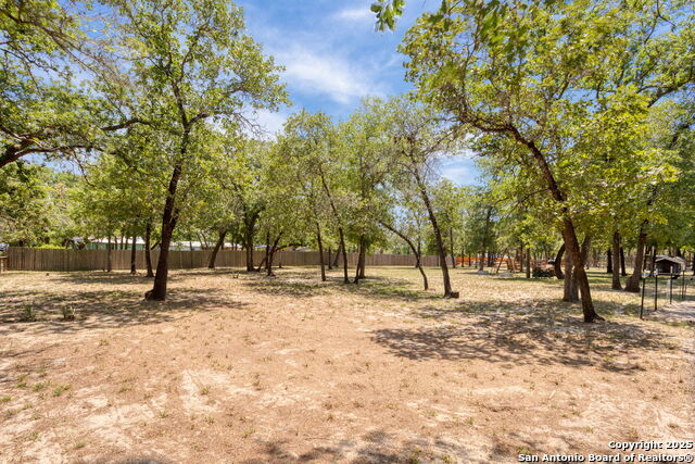 Listing photo id 25 for 184 Great Oaks