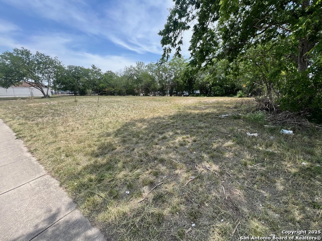 Image 2 of 8 For 1902 Pecan Valley