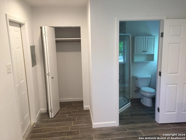Listing photo id 26 for 130 Vaughan Pl