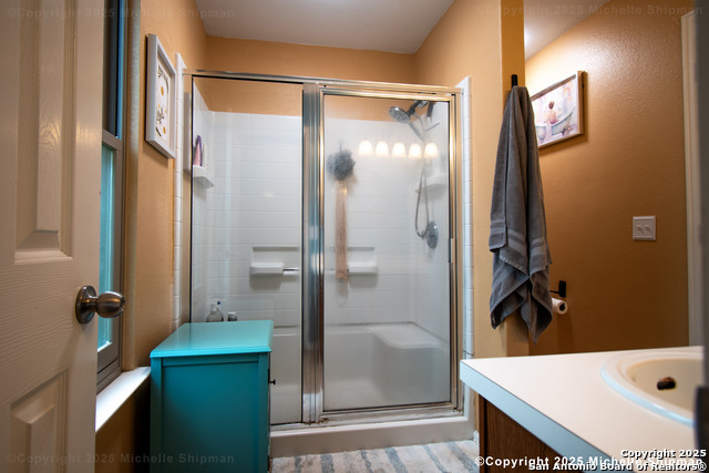 Listing photo id 14 for 1319 Belmont