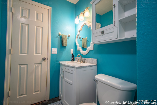 Listing photo id 17 for 1319 Belmont