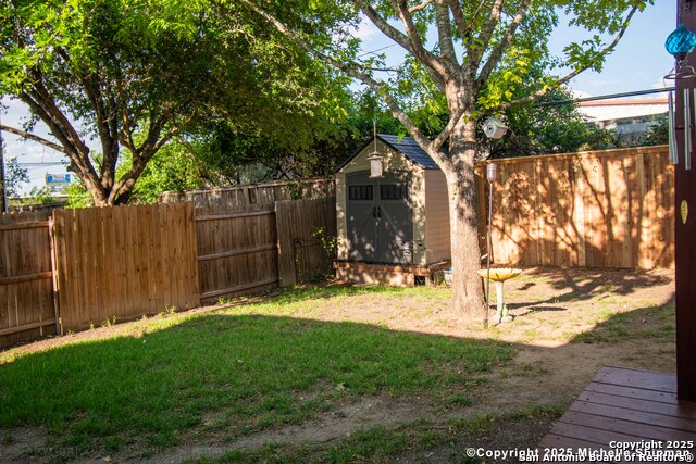 Listing photo id 20 for 1319 Belmont