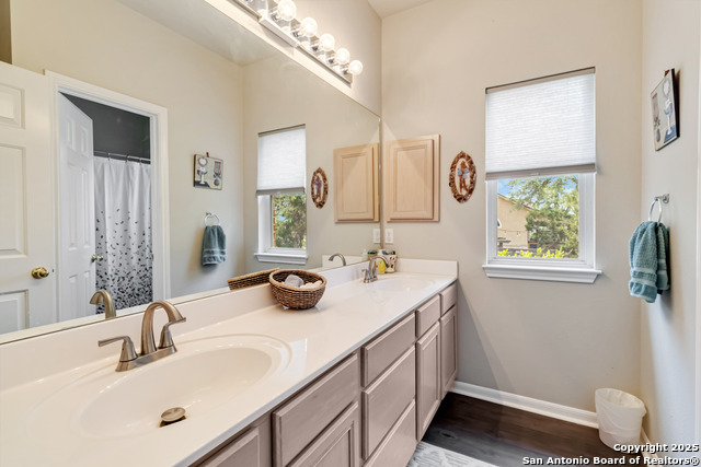 Image 17 of 40 For 573 Mountain Oaks Dr