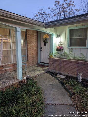 Image 2 of 10 For 9106 Duchess St