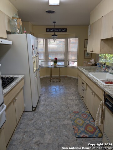 Image 4 of 10 For 9106 Duchess St