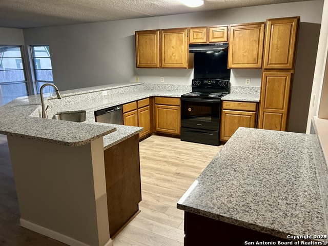 Listing photo id 1 for 8338 New World