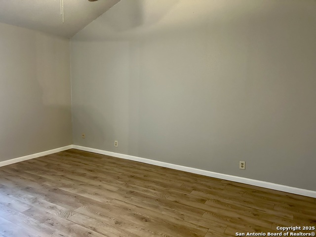 Listing photo id 6 for 8338 New World