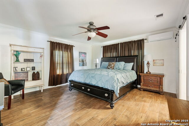 Image 16 of 56 For 511 Red Bird St