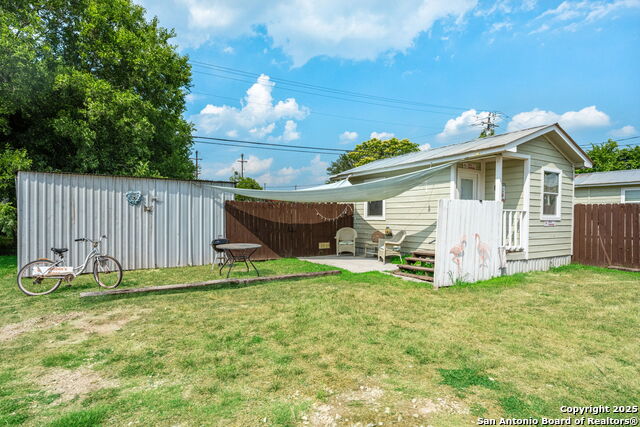 Image 4 of 56 For 511 Red Bird St