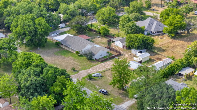 Image 44 of 56 For 511 Red Bird St