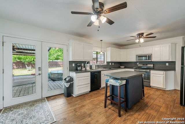 Image 9 of 56 For 511 Red Bird St