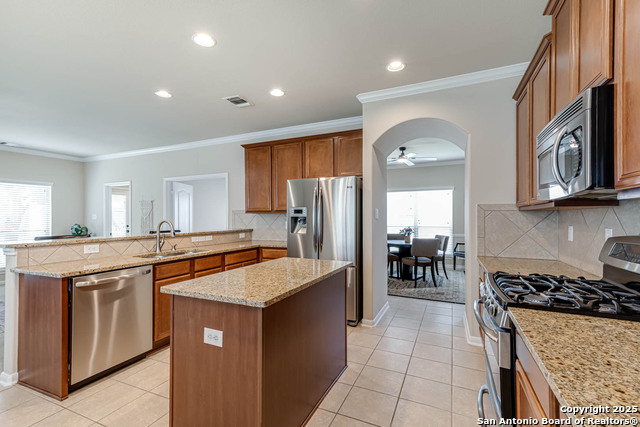Listing photo id 11 for 23022 Airedale Ln