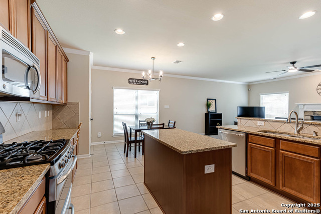 Listing photo id 12 for 23022 Airedale Ln