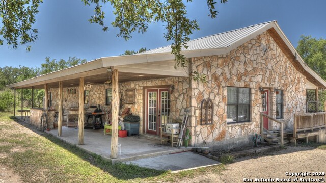 Details for 121 David Rankin Rd, Leakey, TX 78873