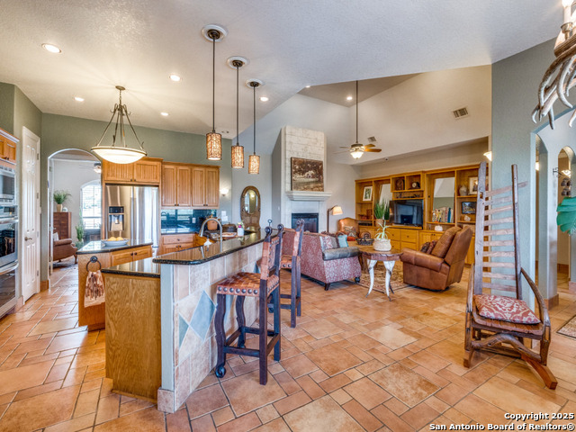 Listing photo id 13 for 24810 Parview Circle
