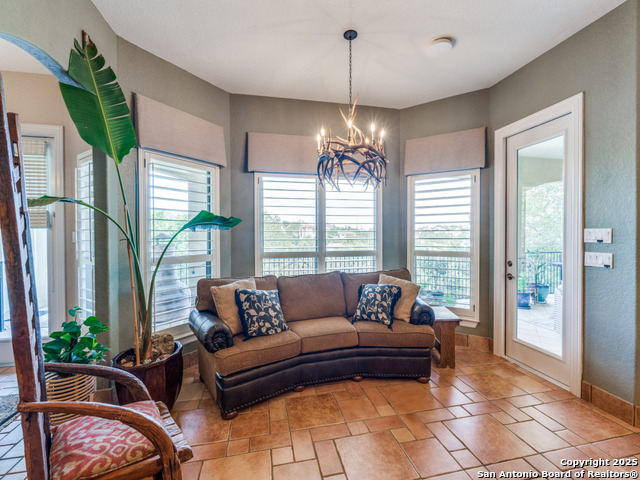 Listing photo id 14 for 24810 Parview Circle