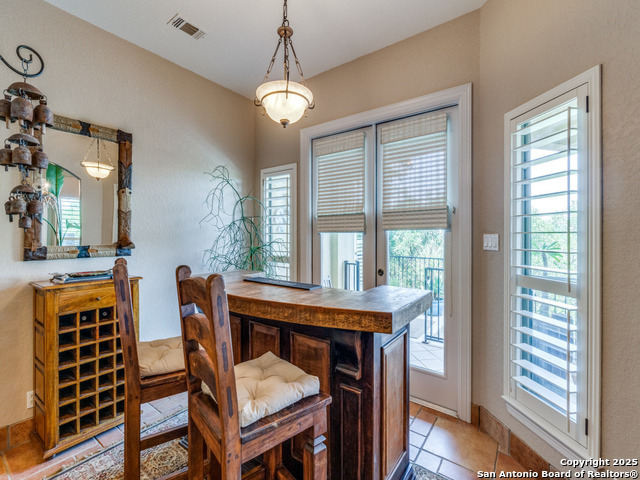 Listing photo id 15 for 24810 Parview Circle