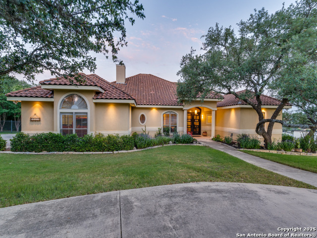 Listing photo id 0 for 24810 Parview Circle