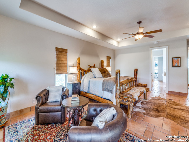 Listing photo id 19 for 24810 Parview Circle