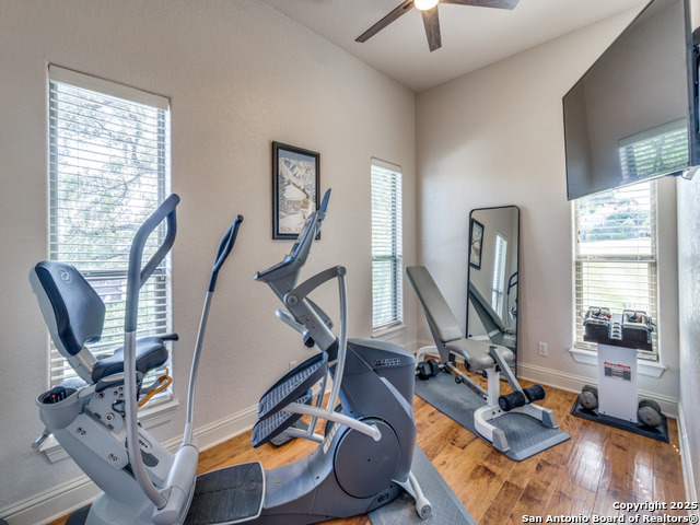 Listing photo id 23 for 24810 Parview Circle
