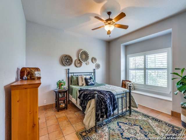Listing photo id 25 for 24810 Parview Circle