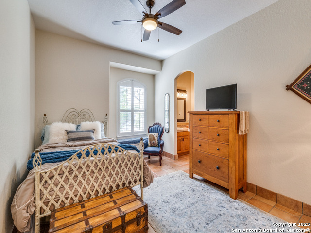Listing photo id 27 for 24810 Parview Circle