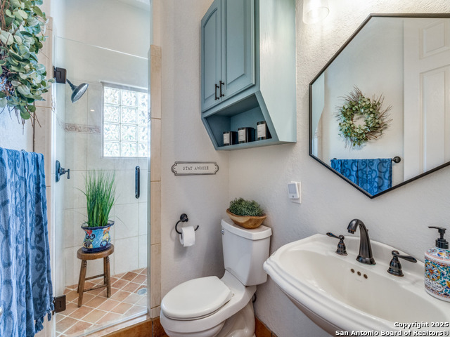 Listing photo id 28 for 24810 Parview Circle