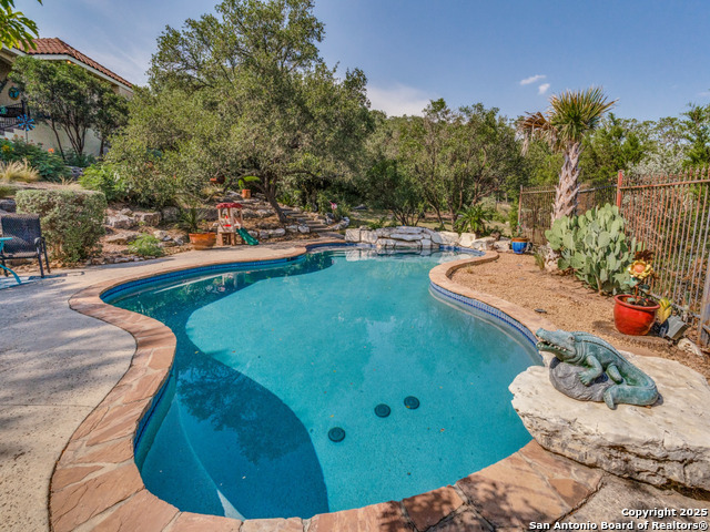 Listing photo id 33 for 24810 Parview Circle