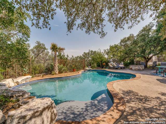 Listing photo id 35 for 24810 Parview Circle
