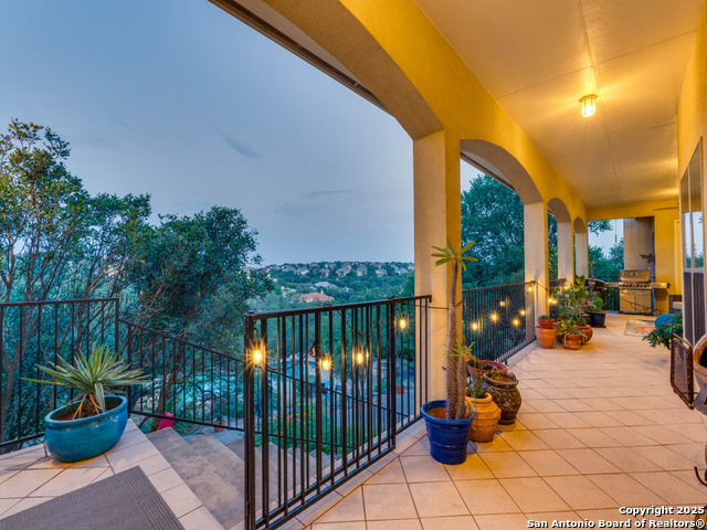 Listing photo id 41 for 24810 Parview Circle