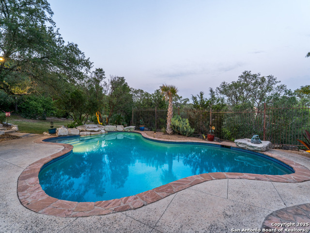 Listing photo id 43 for 24810 Parview Circle