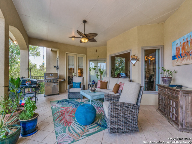 Listing photo id 3 for 24810 Parview Circle