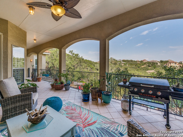 Listing photo id 4 for 24810 Parview Circle