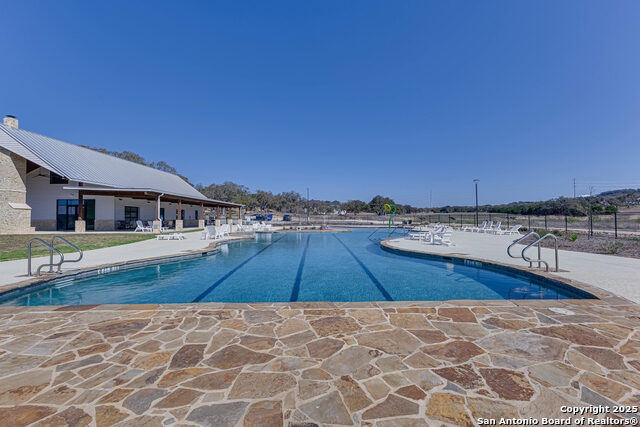 Listing photo id 22 for 528 Rosemary Ridge