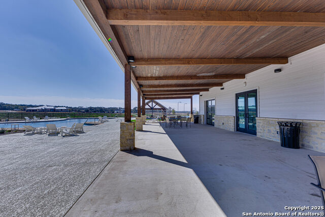 Listing photo id 26 for 528 Rosemary Ridge