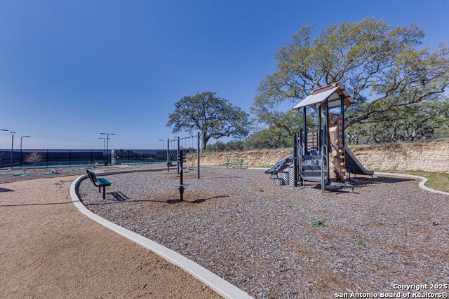 Listing photo id 27 for 528 Rosemary Ridge