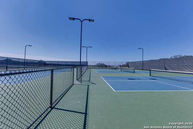 Listing photo id 29 for 528 Rosemary Ridge